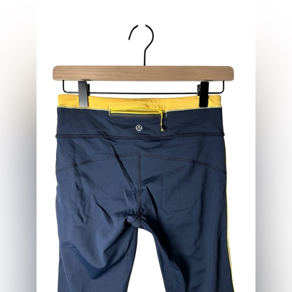 Lululemon Run: Pace Tight Leggings Size 4 Navy Inkwell Yellow Stripe Reflective - Picture 6 of 9